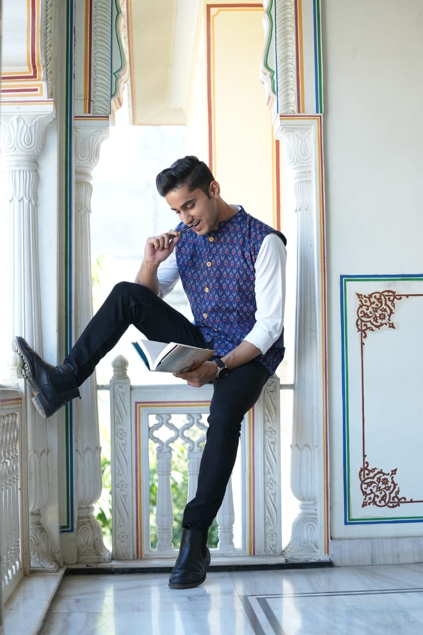 Buy online Olive Green Solid Nehru Jacket from Jackets for Men by Veera  Paridhaan for ₹1109 at 63% off | 2024 Limeroad.com